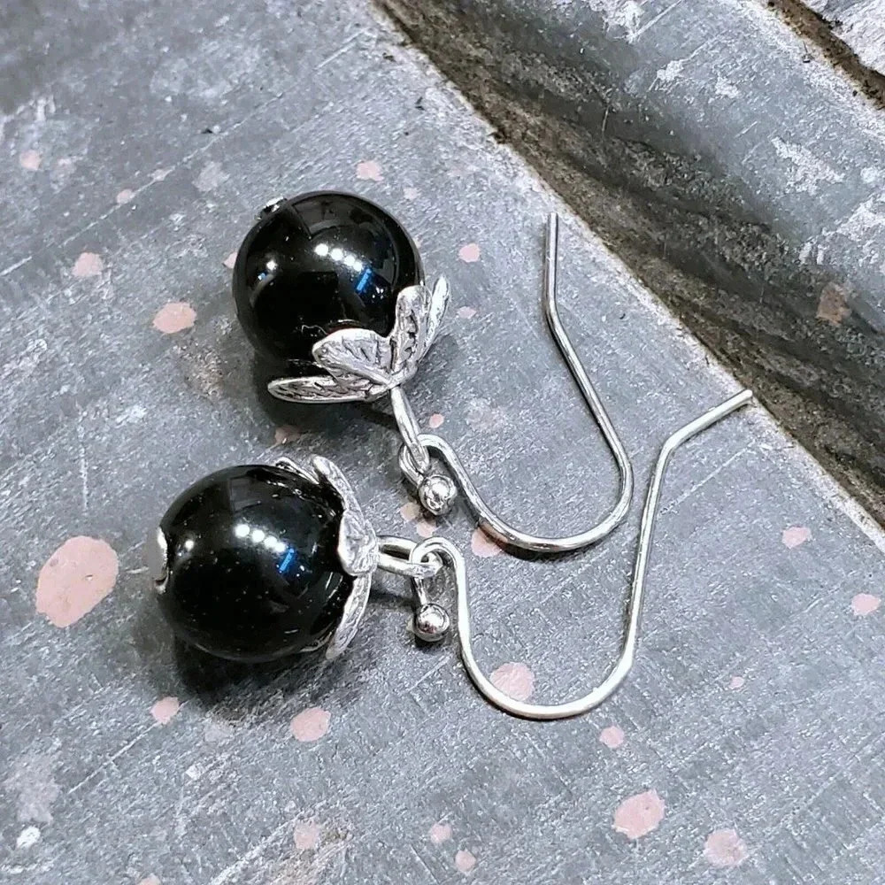 Artsy Leaf Capped Black Onyx Gemstone Dangle Silver Platinum Plated Earrings